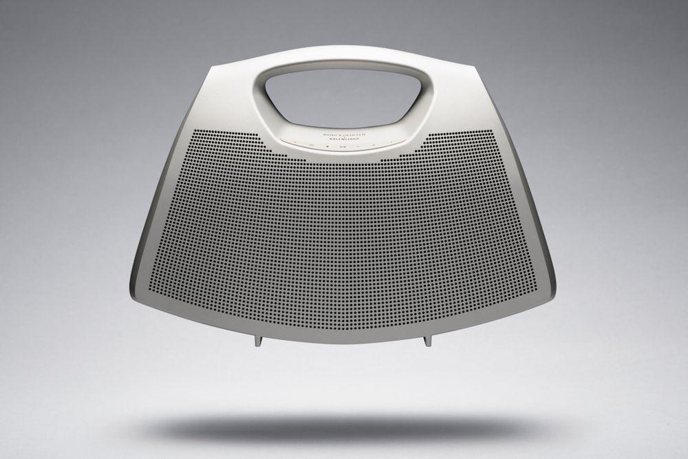 balenciaga-couture-bang-and-olufsen-bag-speaker